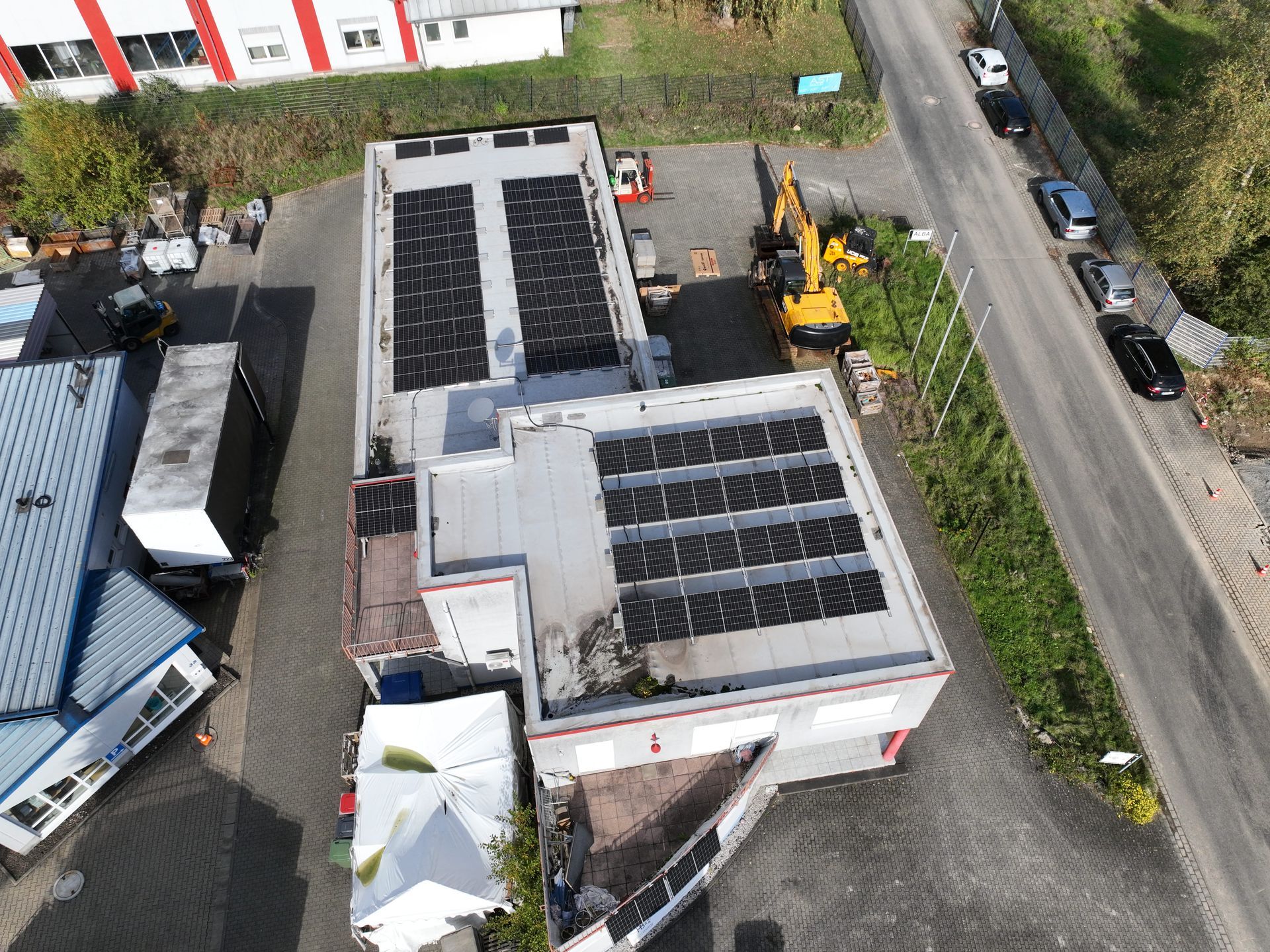 Referenz Gewerbehalle Solaranlagen von HB green energy GmbH & Co. KG