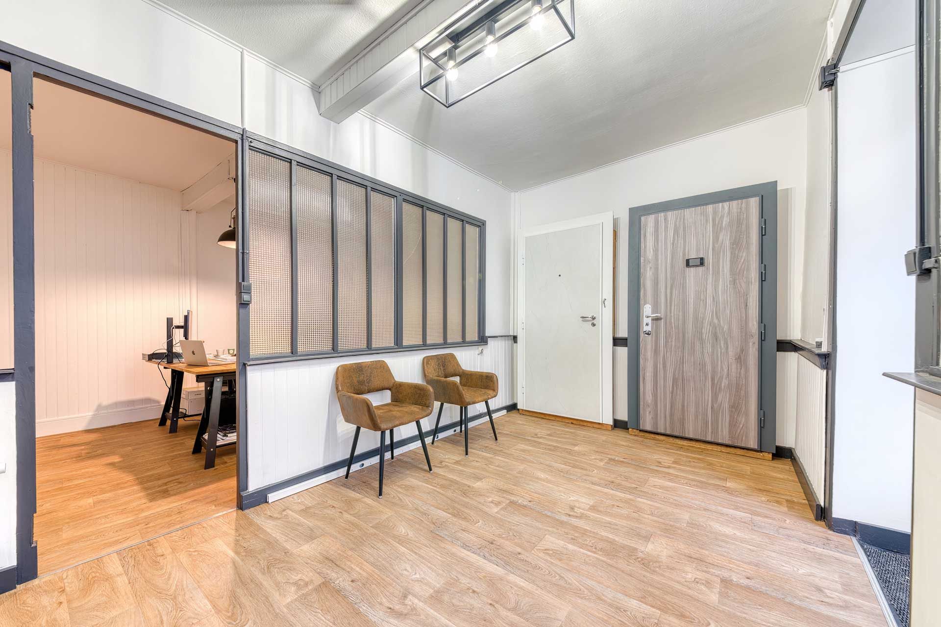 Intérieur et salle d'accueil dans les locaux d'Accès & Fermetures