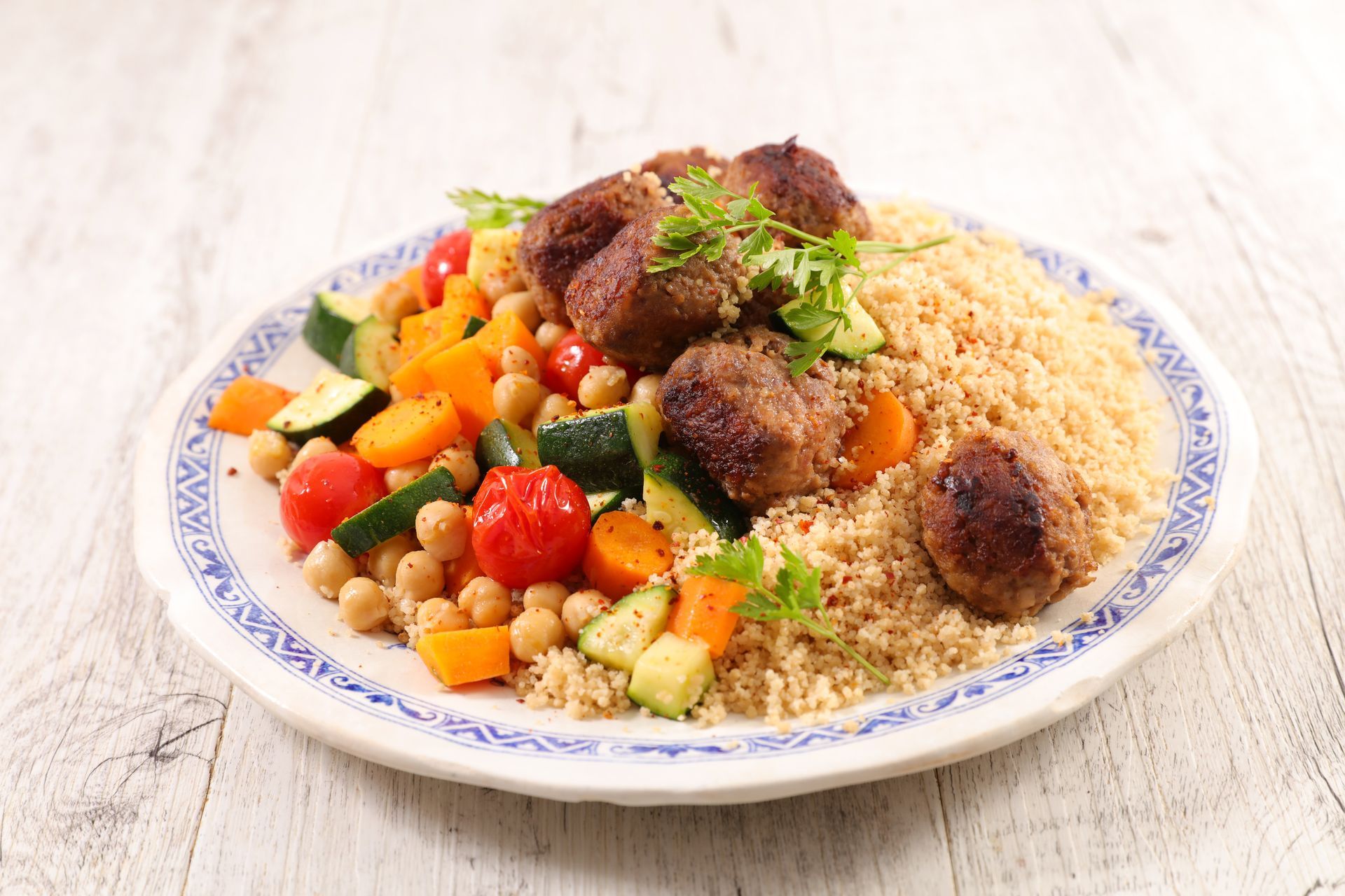 Un plat de couscous