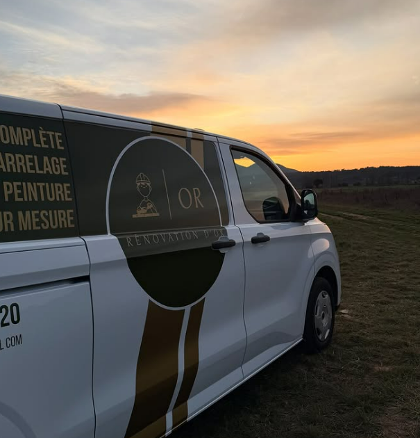 Le camion de l'entreprise RÉNOVATION D'OR
