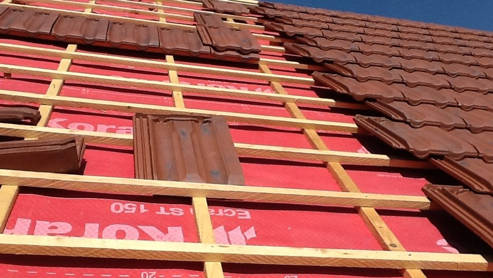Rénovation de toiture rouge