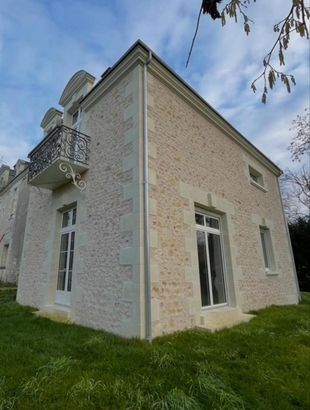 Longère en pierre rénovée