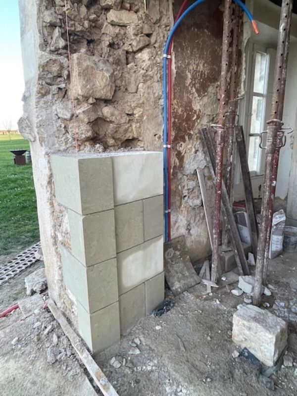 Reprise d'un mur en pierre
