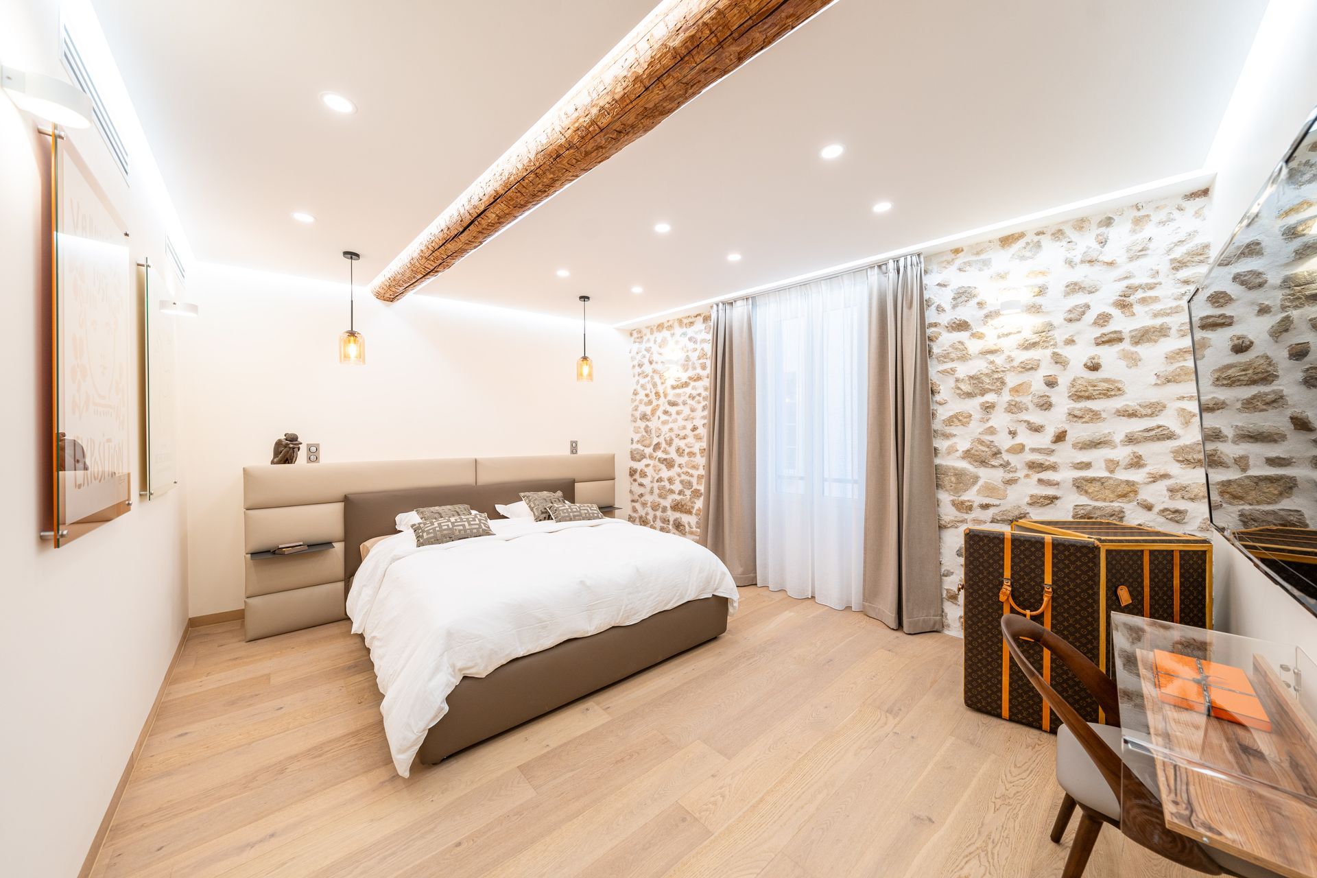 Chambre à coucher dans une maison ancienne