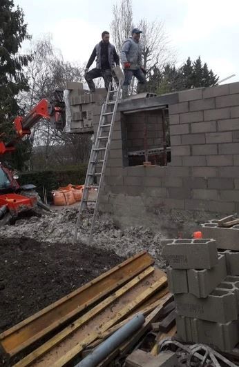 Mur en parpaing, extension de maison