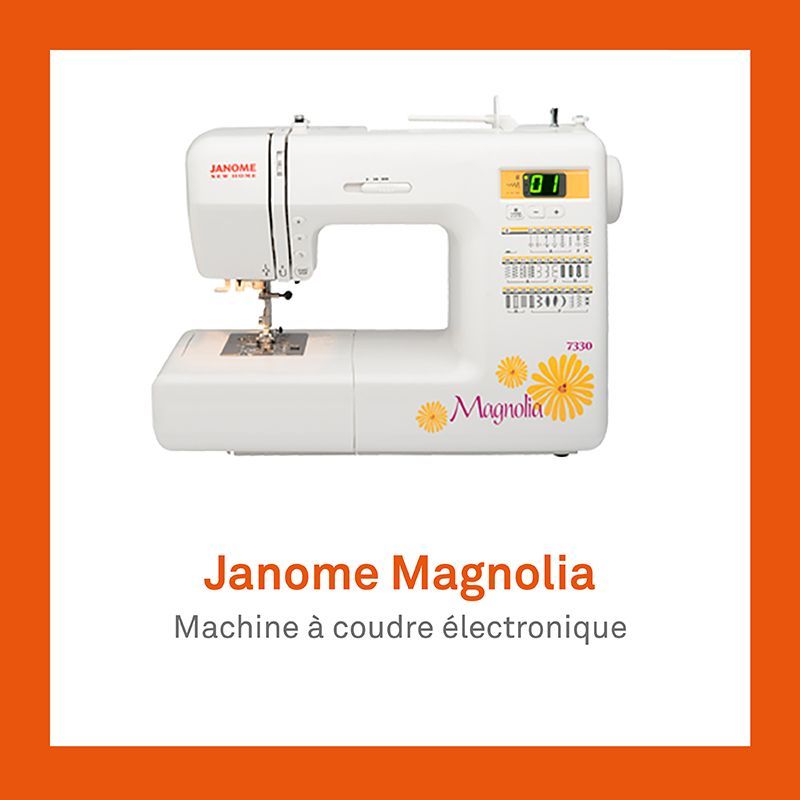 Machine à coudre Janome Magnolia blanche avec texte orange sur fond carré orange.