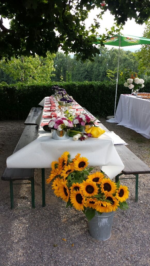 Tisch gedeckt draussen - Restaurant Blüemlisalp