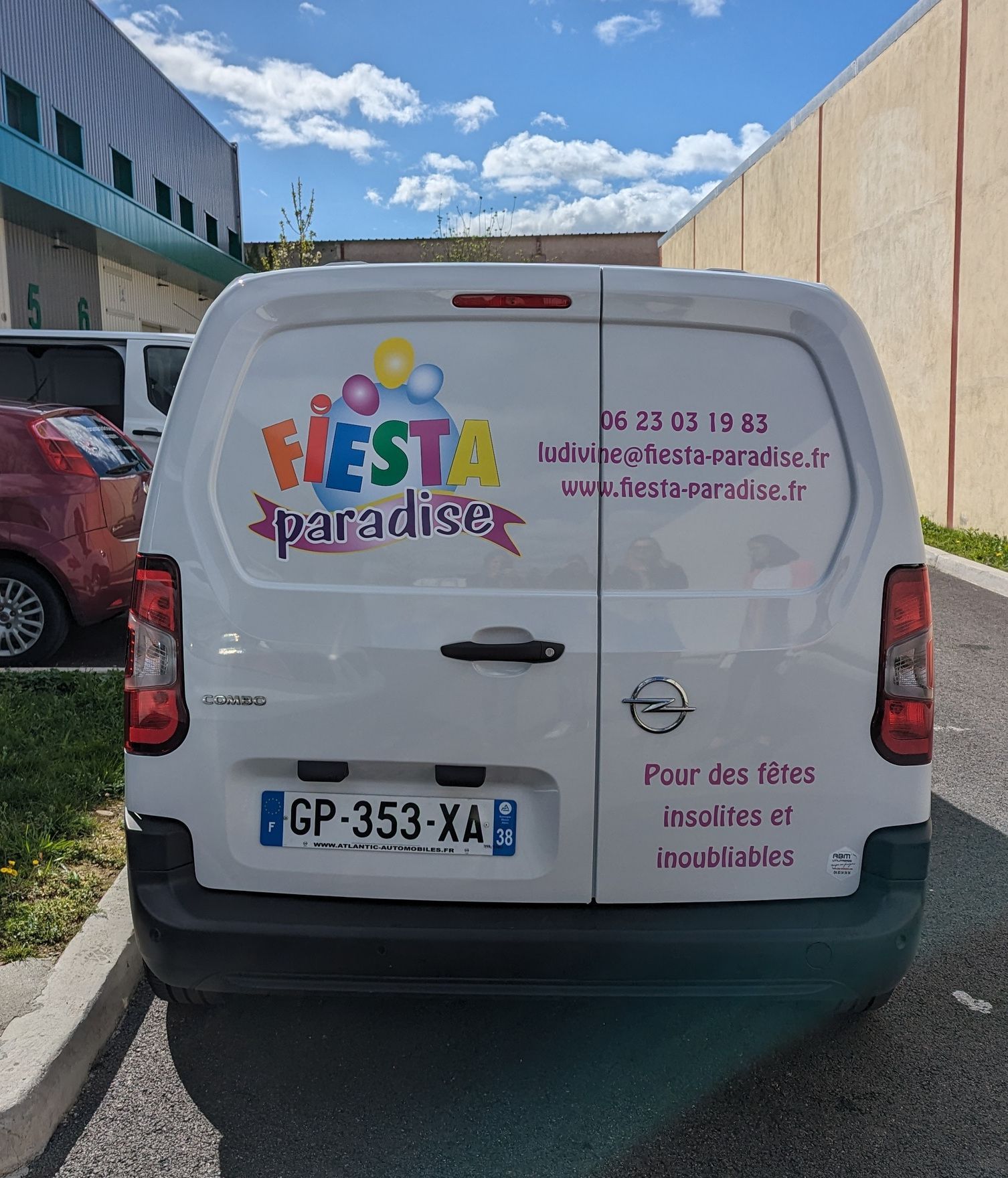 Utilitaire Fiesta Paradise