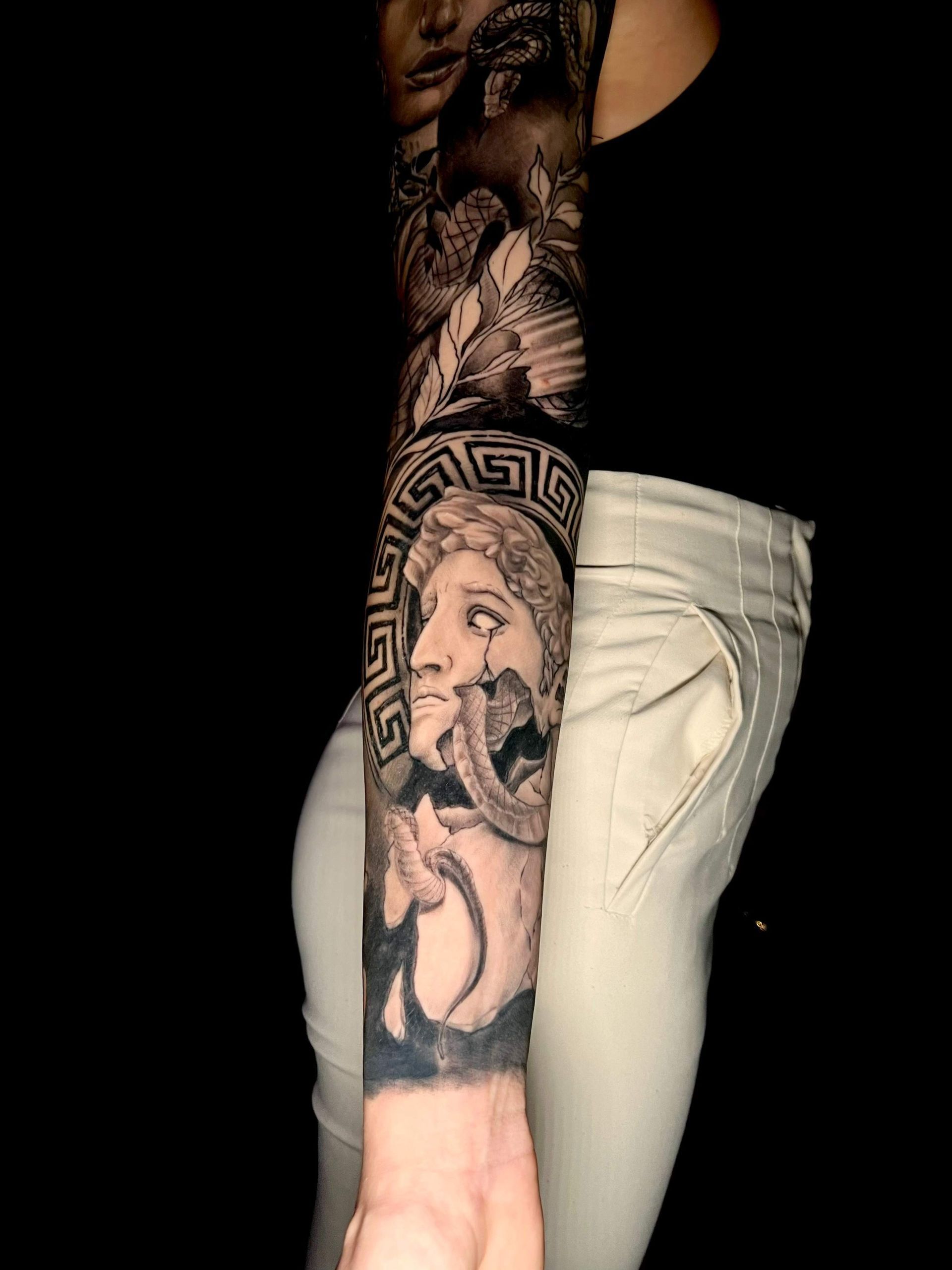 ganz Arm Tattoo - Luan Art Tattoo Studio