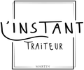 Logo « L'INSTANT TRAITEUR » à l'intérieur d'une fine bordure.