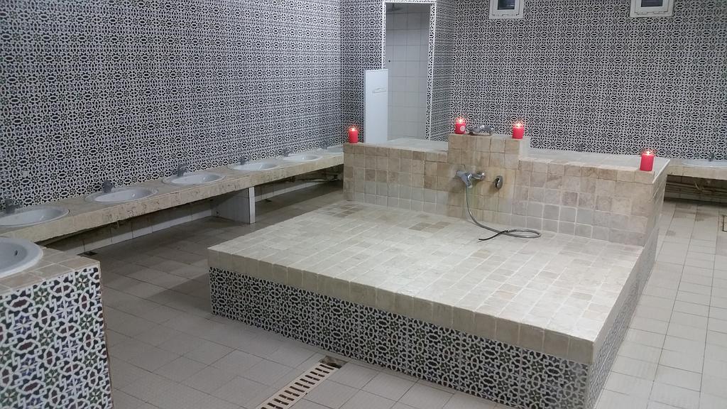 Éviers pour se nettoyer au savon noir dans votre Hammam