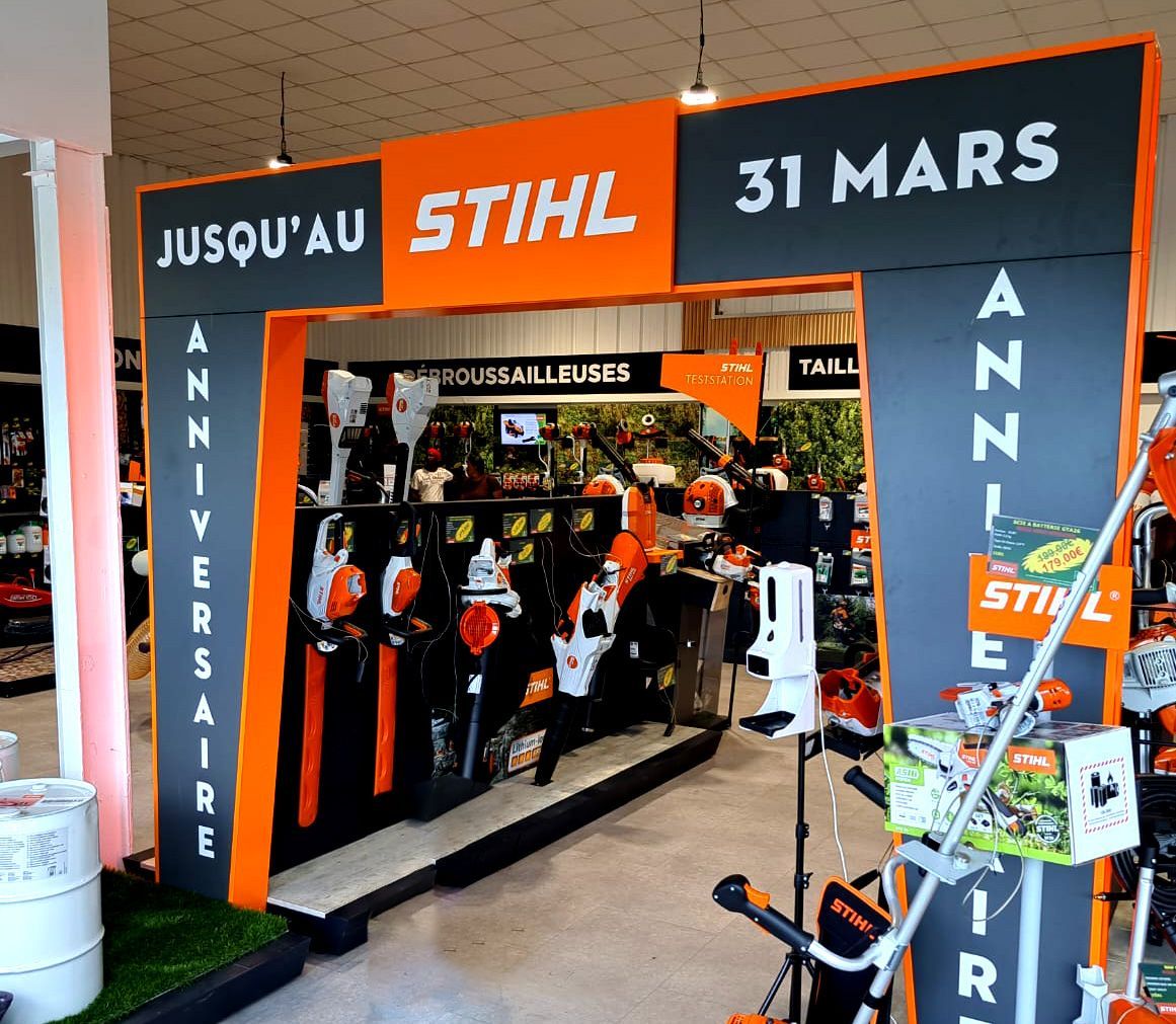 Entrée d'un magasin Stihl.