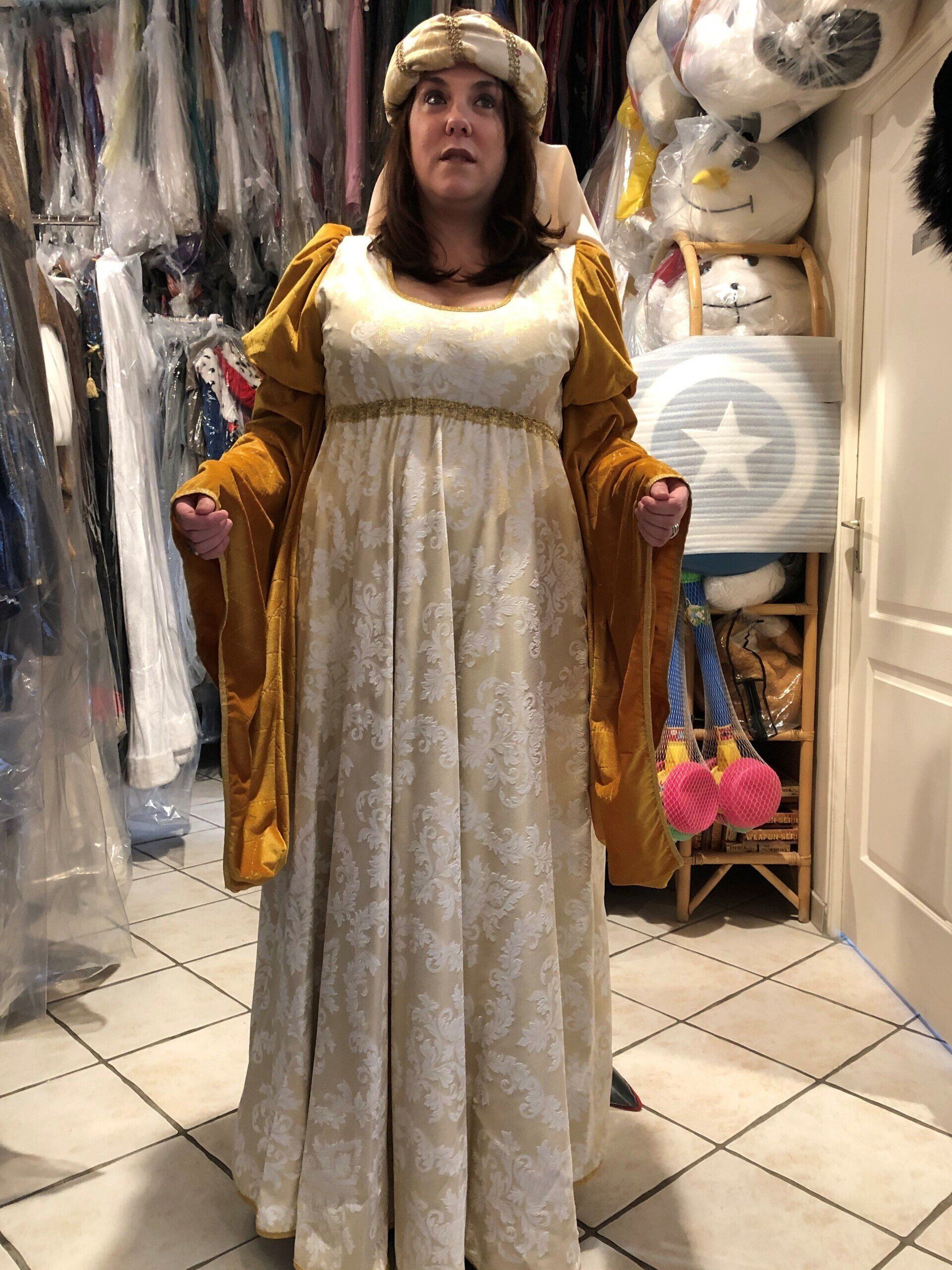 Robe longue avec manches