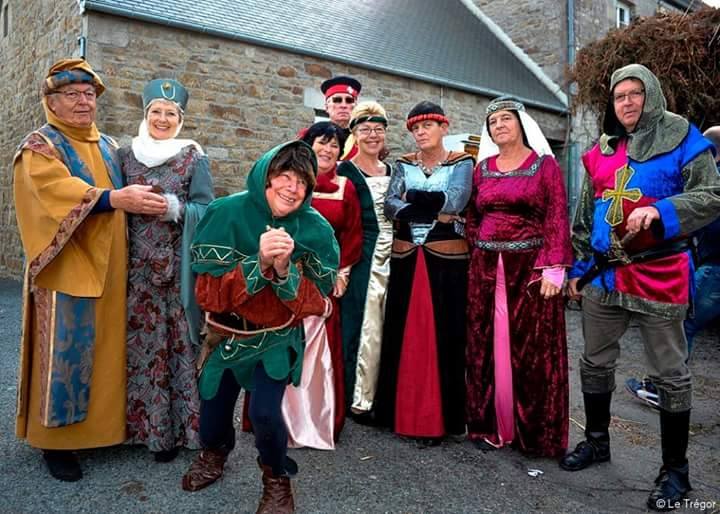 Costumes médiévaux