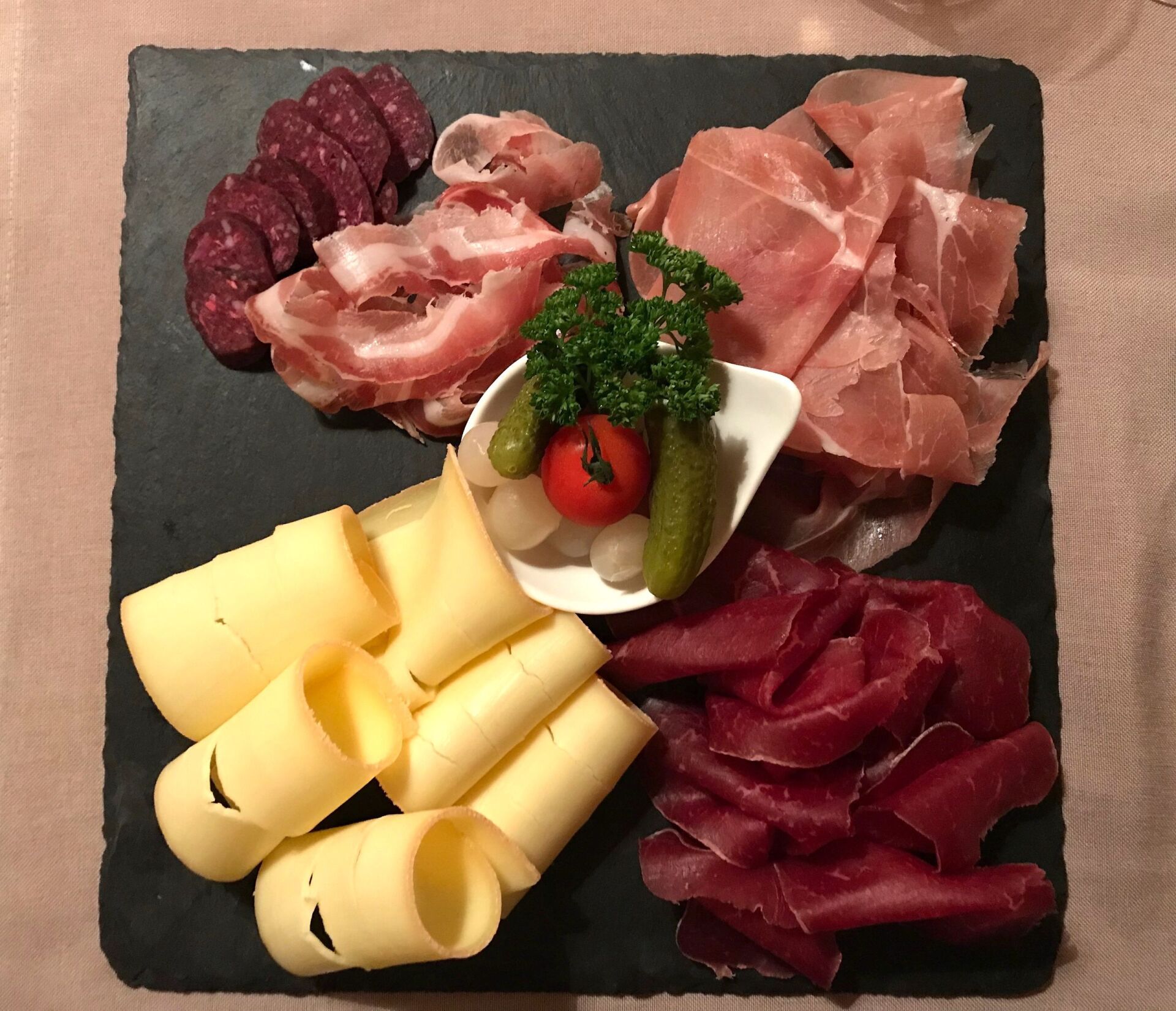 La Matze restaurant - assiette valaisanne