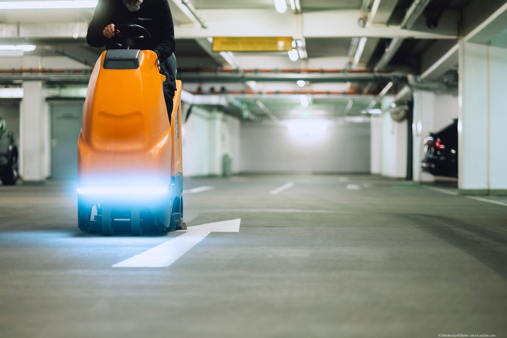 Garagen- und Hallenreinigungen 