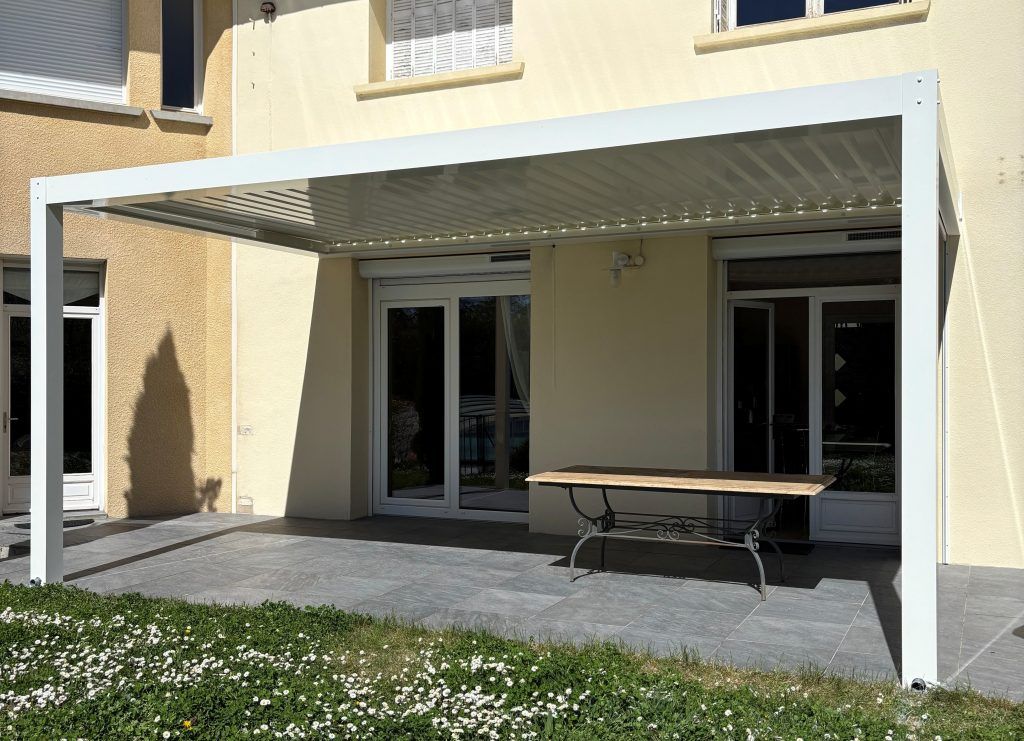 Une pergolas blanche 2.