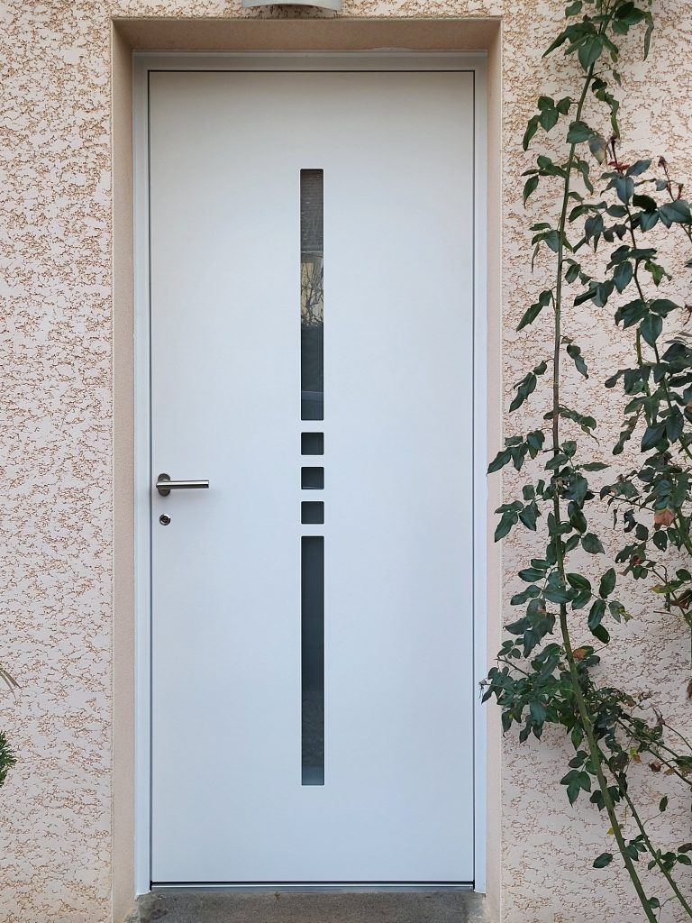 Une porte blanche style Teodoor.