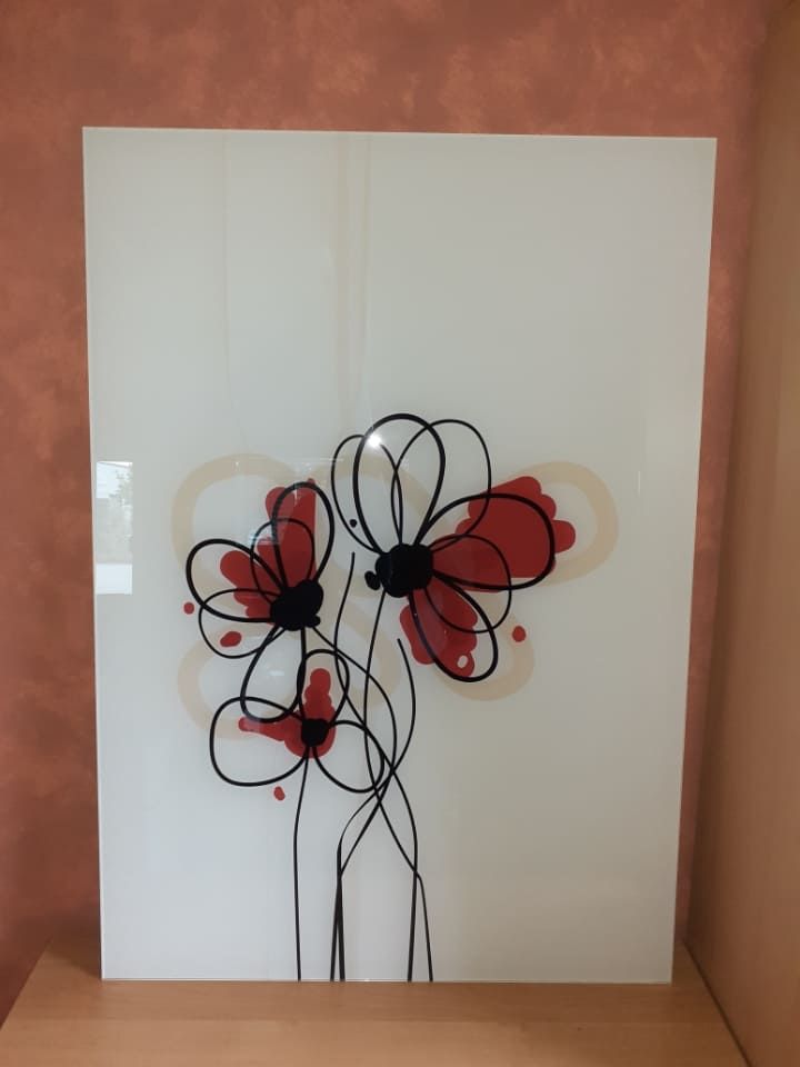 Décoration sur une vitre.