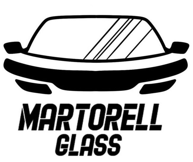 Logotipo de Martorell Glass: Silueta de coche con parabrisas y el nombre de la empresa debajo.