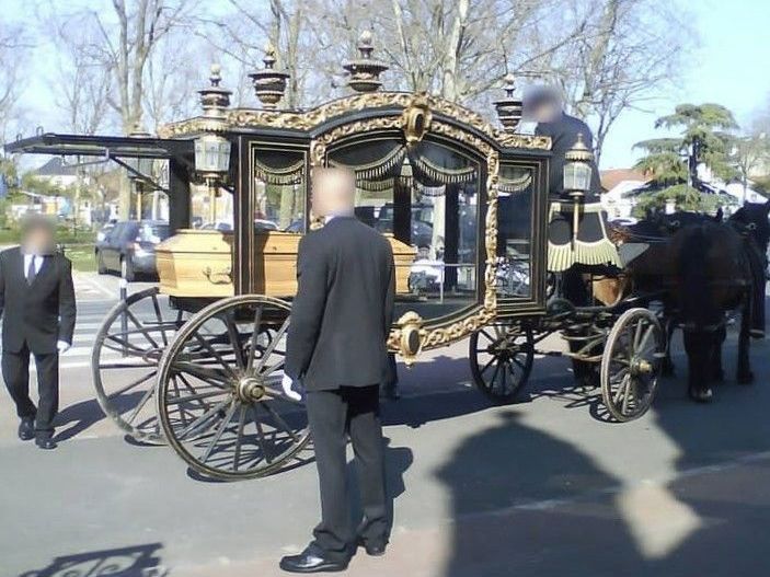 Calèche - transport funéraire