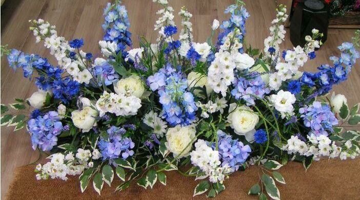 Fleurs pour cercueil
Pompes Funèbres LAMOTTE  ET FILS       
Saint- Maur-des-Fossés