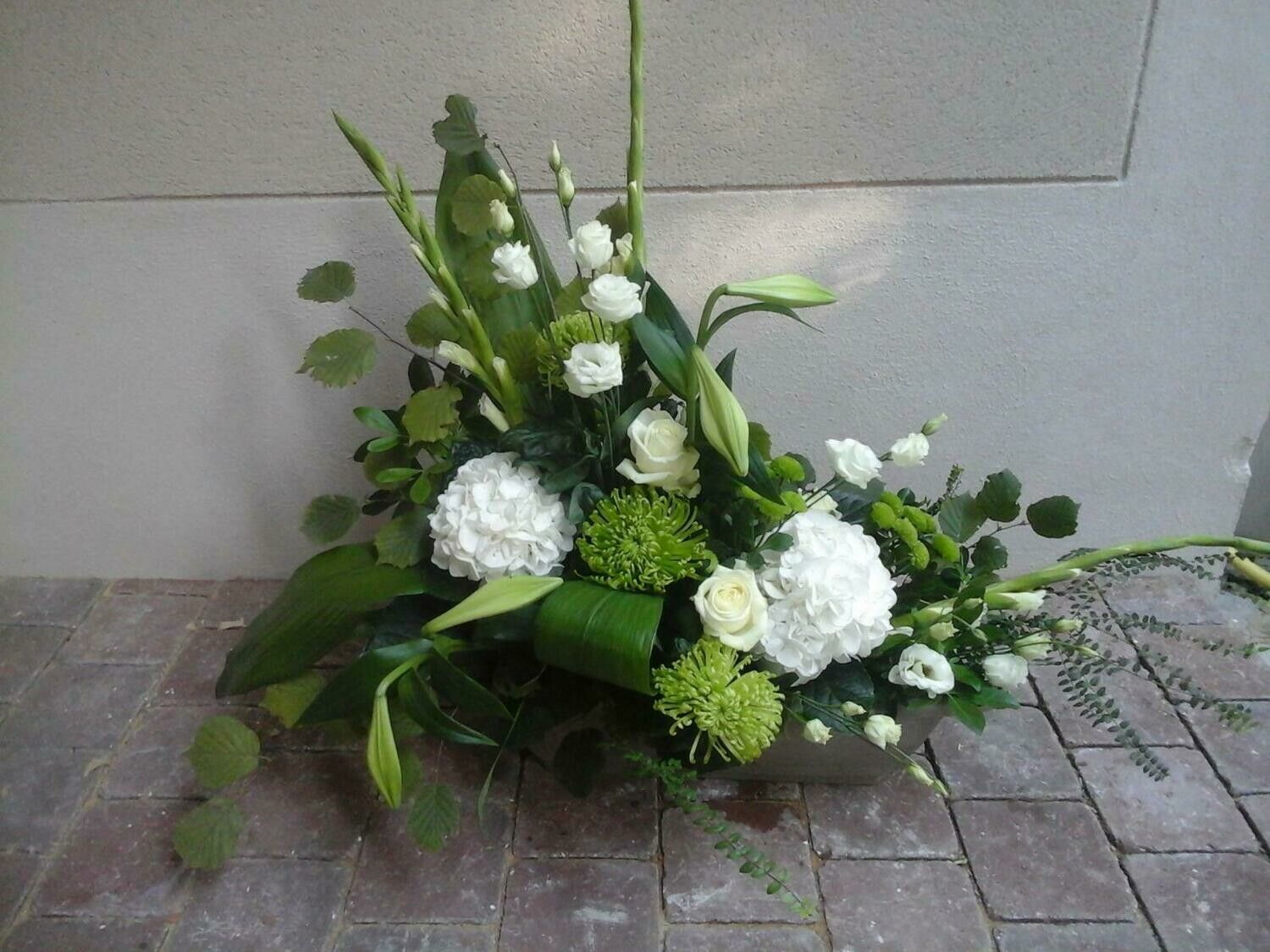 Fleurs - composition devant de tombe