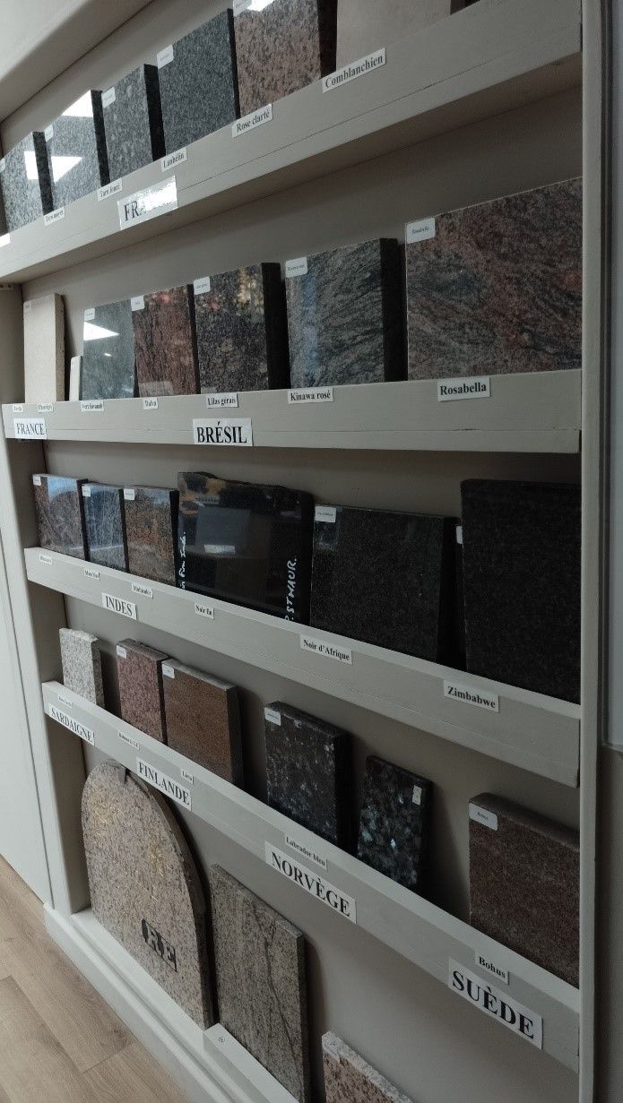 Mur exposant les matériaux
Pompes Funèbres LAMOTTE  ET FILS       
Saint- Maur-des-Fossés