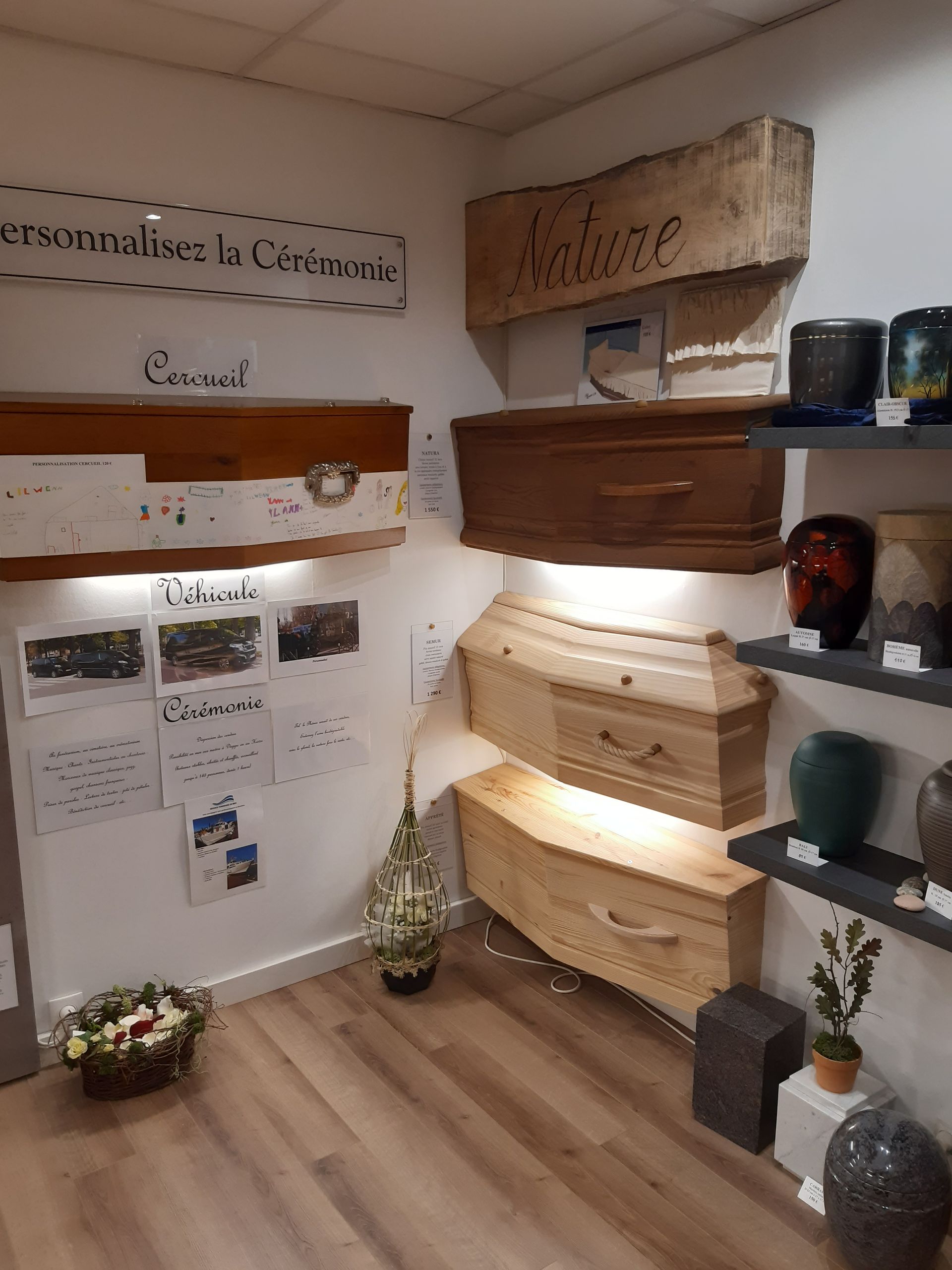 Présentation des modèles de cercueils
Pompes Funèbres LAMOTTE  ET FILS       
Saint- Maur-des-Fossés