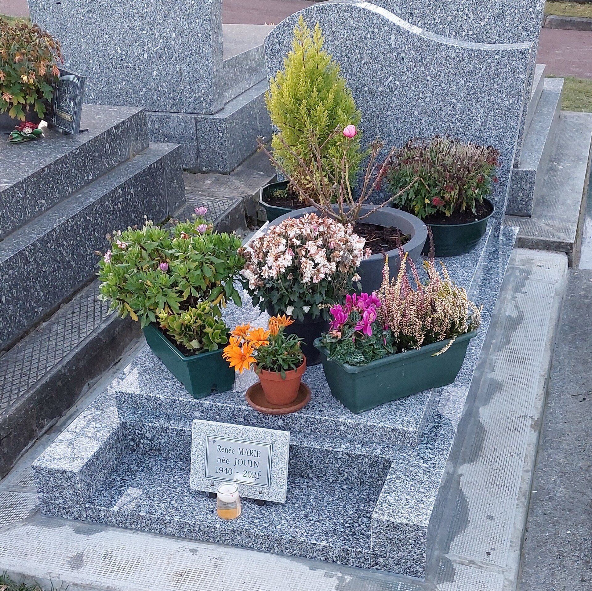 Pompes Funèbres LAMOTTE  ET FILS       
Saint- Maur-des-Fossés