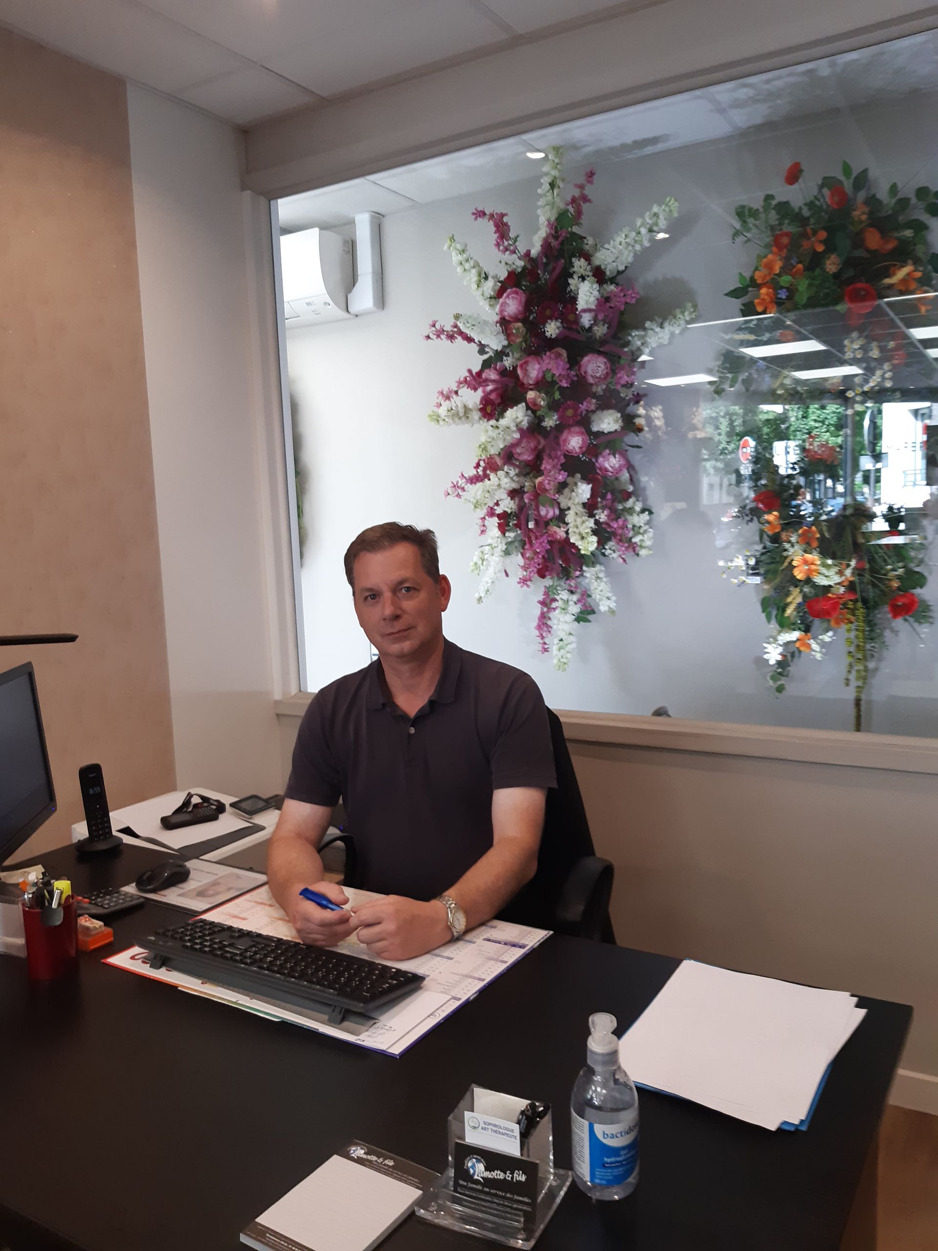 Bureau - conseiller funéraire
Pompes Funèbres LAMOTTE  ET FILS       
Saint- Maur-des-Fossés