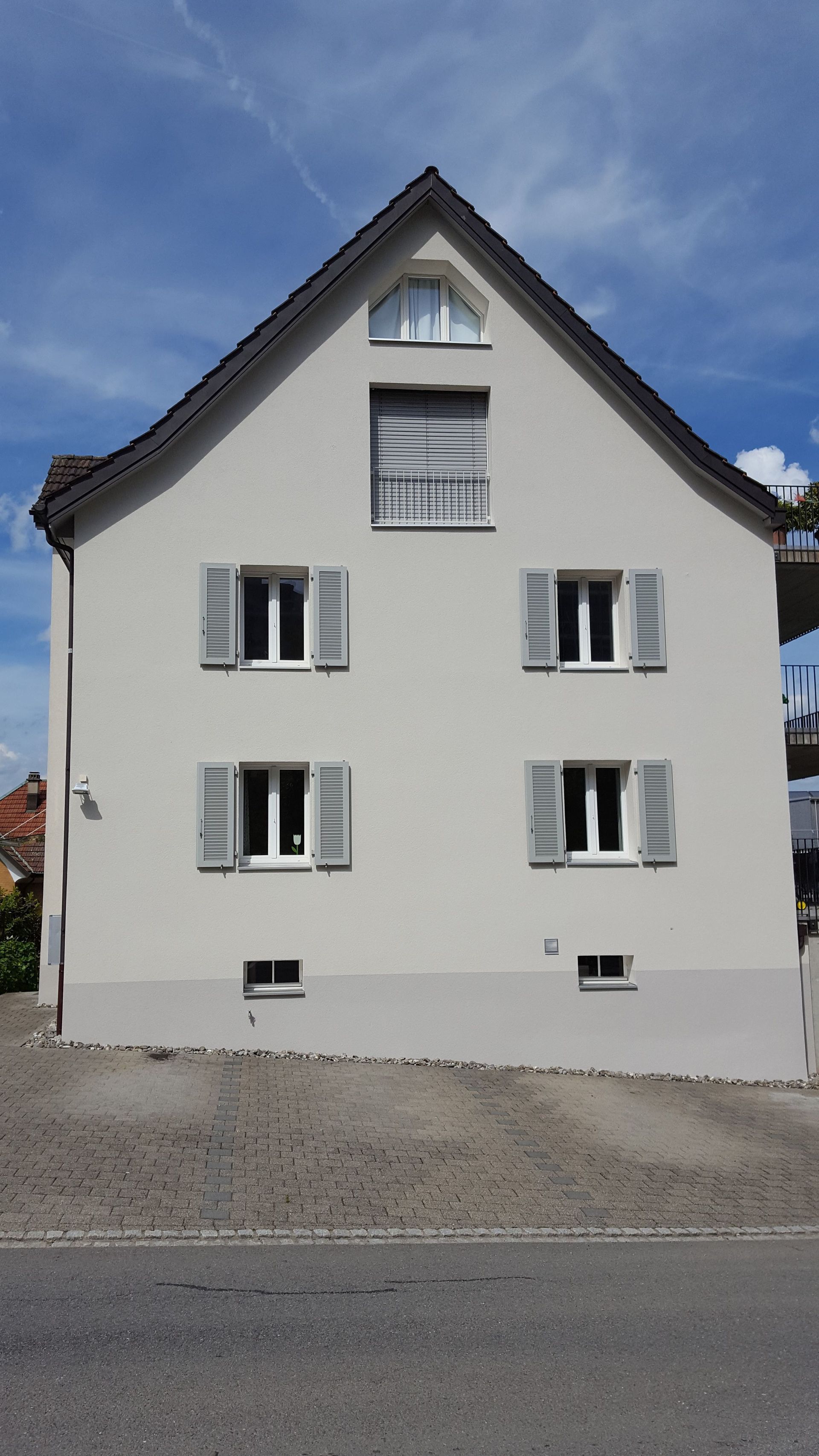 Fassadenrenovation vorher - Kühne AG - Wädenswil