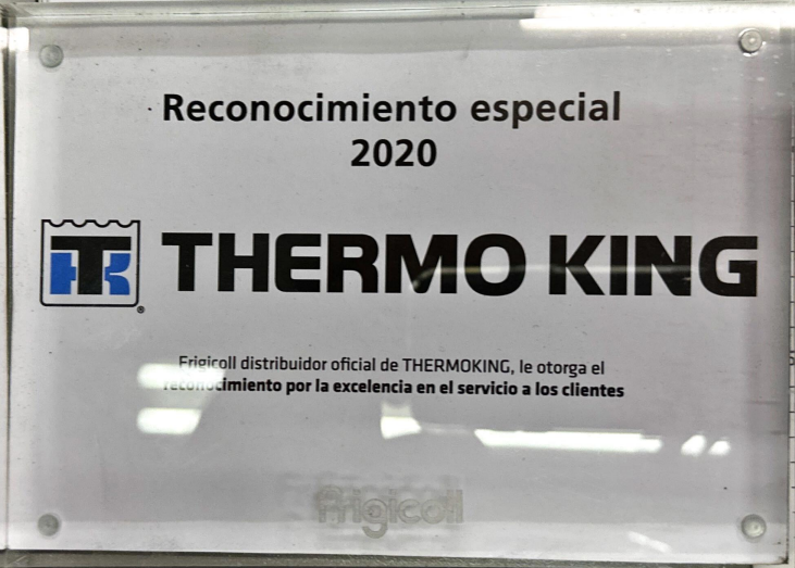 A thermo king sign that says reconocimiento especial 2020