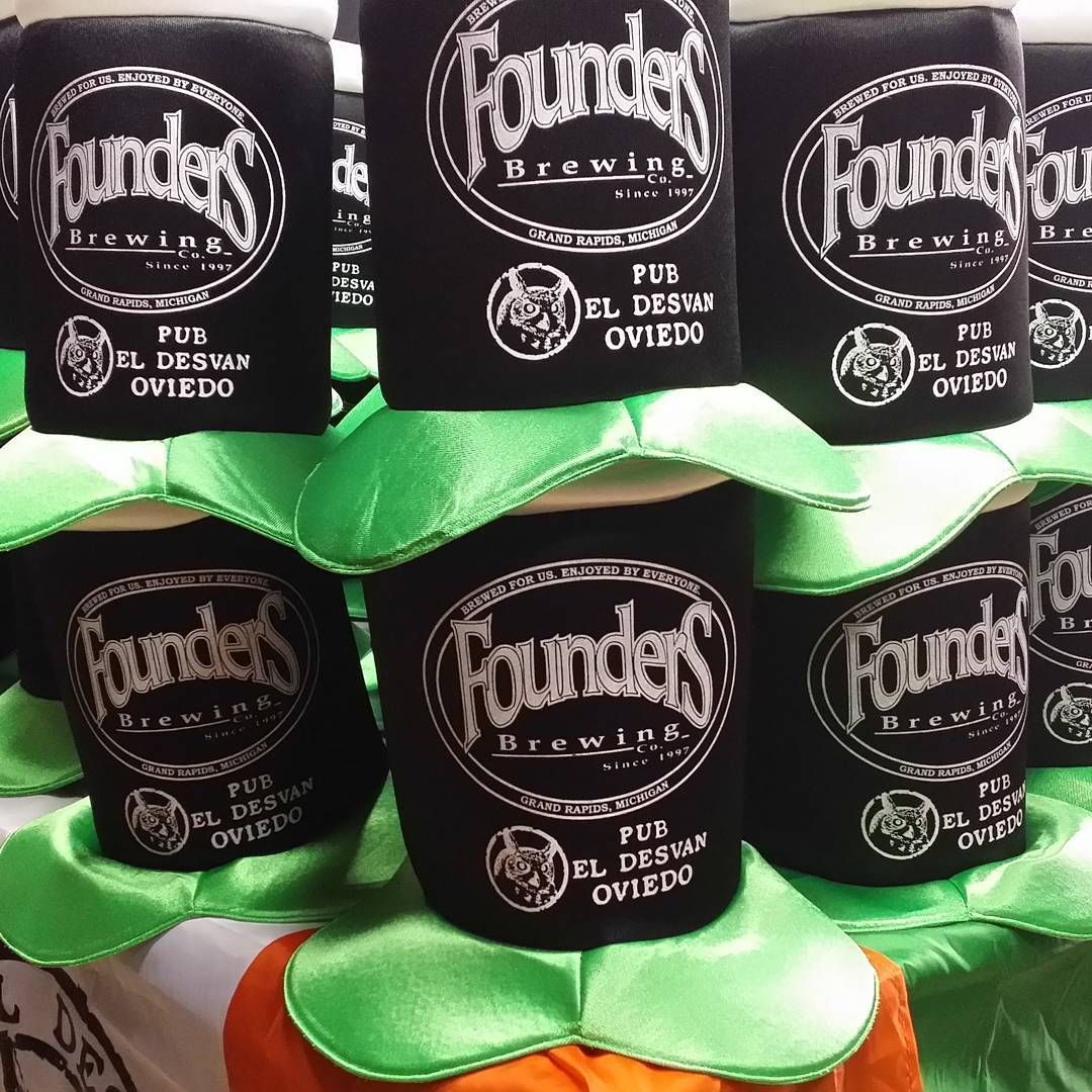 Una gorra de béisbol negra con la palabra pelagamer bordada.