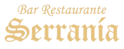 Texto dorado con serifa que dice “SERRANÍA” sobre un fondo blanco