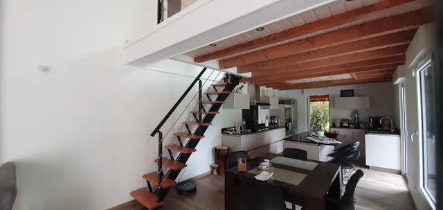 Combles aménagés avec escaliers modernes