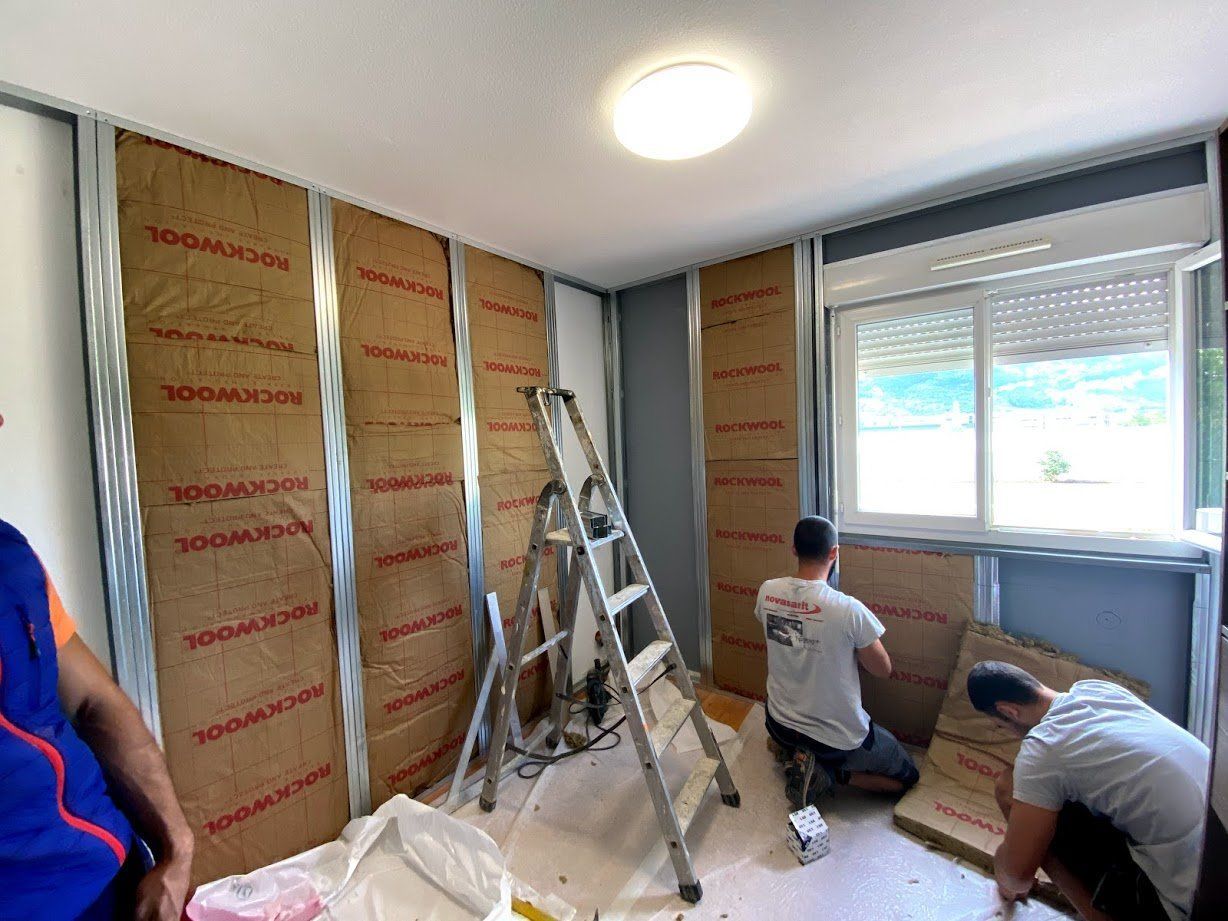 Travaux d'isolation des murs intérieurs d'une maison