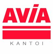 El logotipo rojo de AVIA con barras horizontales y la palabra "KANTOI" en texto gris debajo sobre un fondo blanco.