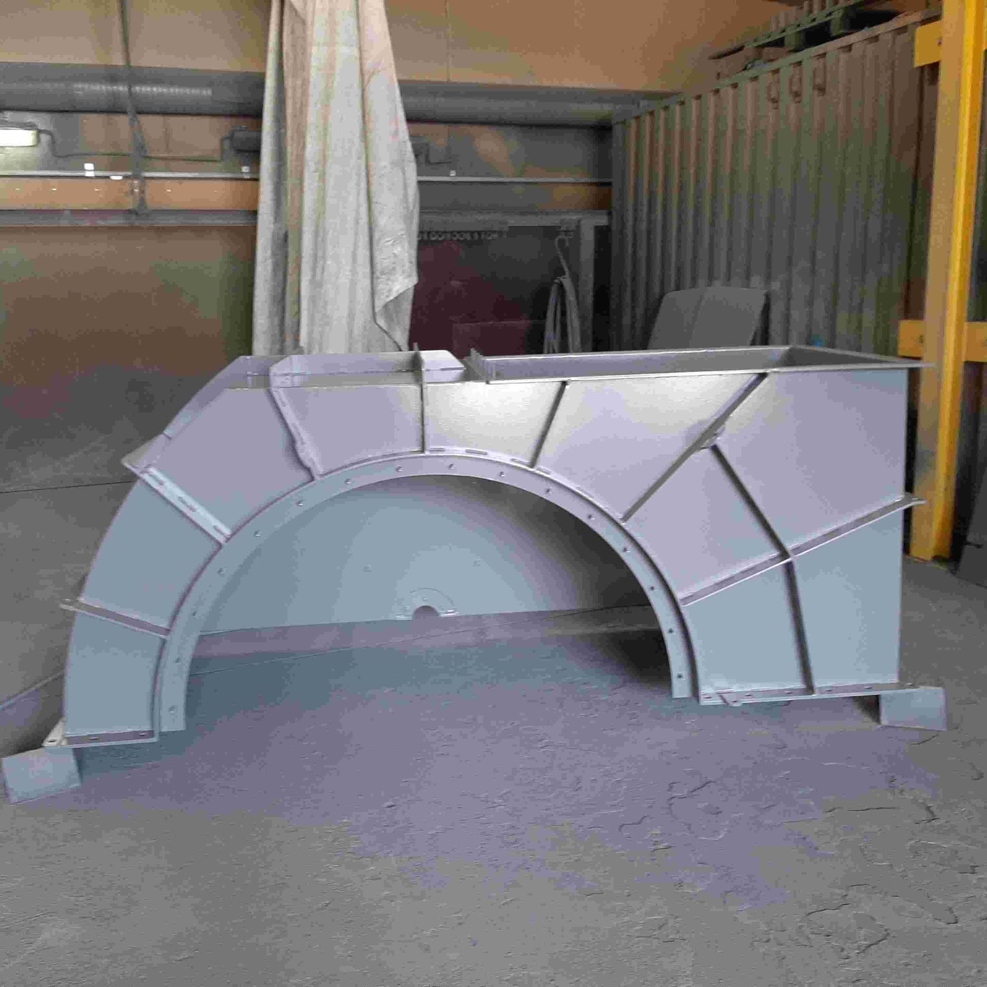 Maalattu kaavun osa harmaa