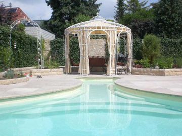 Romantischer Garten Pagode Swimming Pool