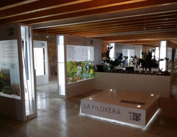 Una habitación con un cartel que dice la filoxera.