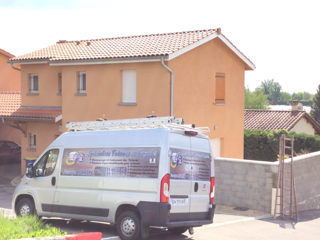 Dispositif de traitement hydrofuge