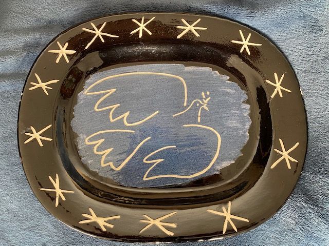 Assiette Picasso avec colombe et étoiles dorées