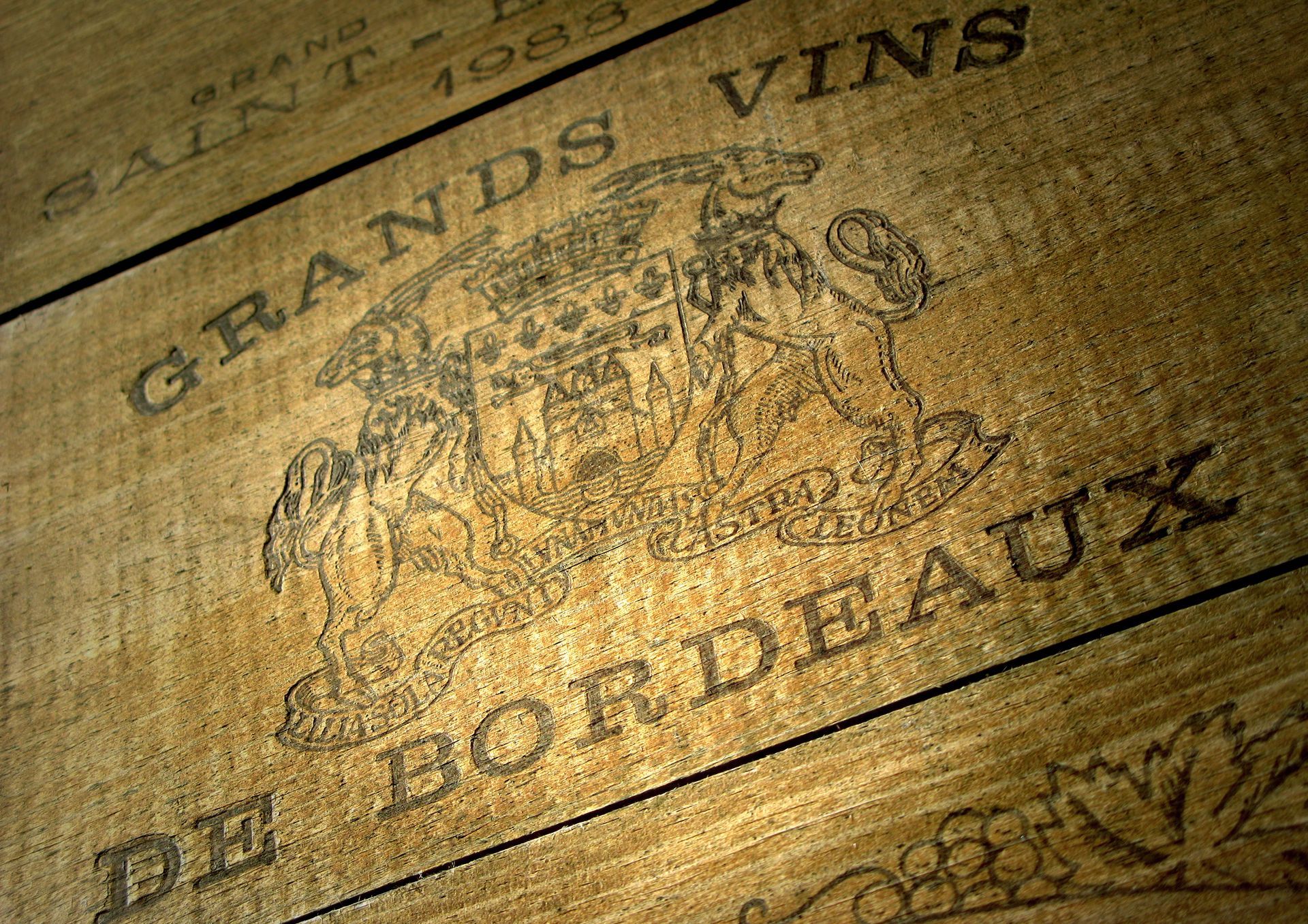 Caisse de vins de Bordeaux