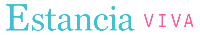 Logotipo de Estancia Viva con icono de casa rosa y turquesa sobre fondo rosa pálido, eslogan “la vida es ahora”.