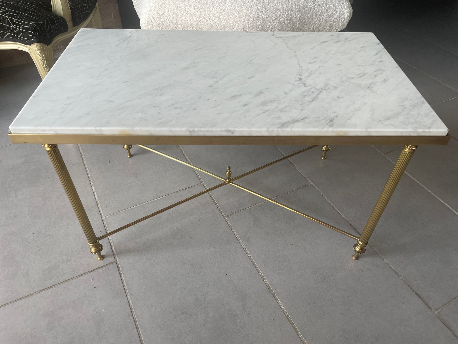 Table basse
95€
Structure et pieds en laiton
Plateau en marbre
Hauteur : 42 cm
Largeur : 75.5 cm
Profondeur : 42.5 cm