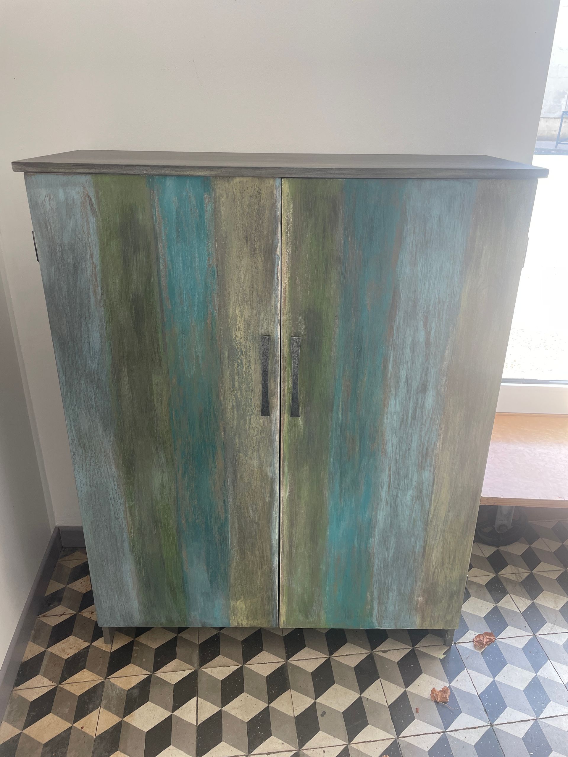 Meuble à chaussures
145€
Effet Shabby
Hauteur : 107 cm
Largeur : 84 cm
Profondeur : 33.5 cm