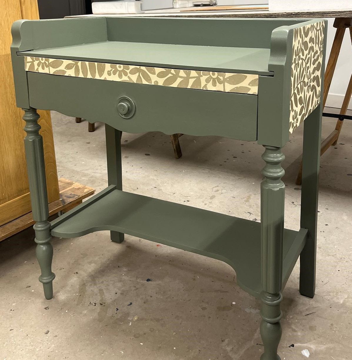 Coiffeuse de couleur verte