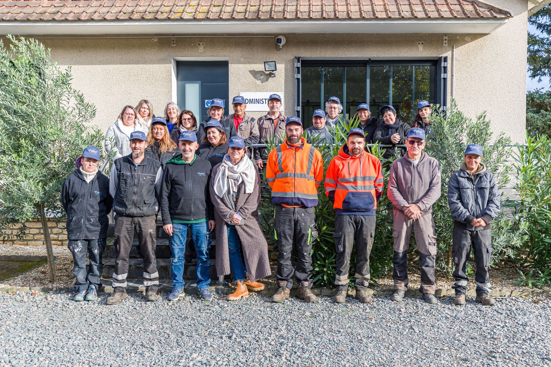 Ensemble de l'équipe professionnelle d'EMPLOI PLURI-SERVICES