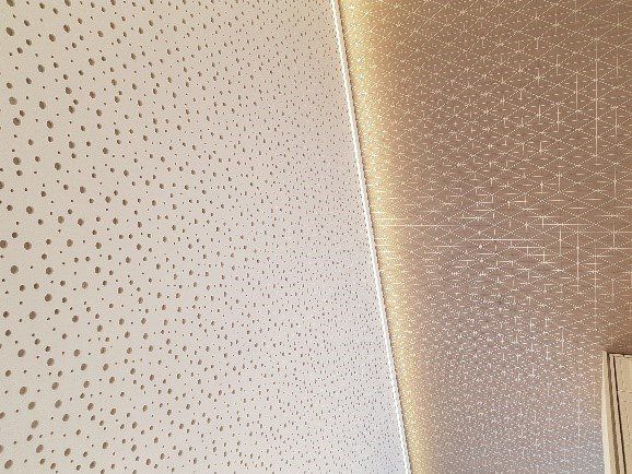 Plafond plaque de plâtre acoustique